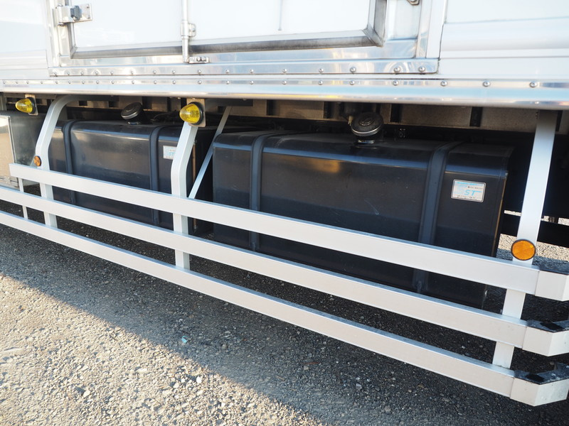 いすゞ ギガ 冷凍バン 大型 QKG-CYL77A 年式 H26[写真19]