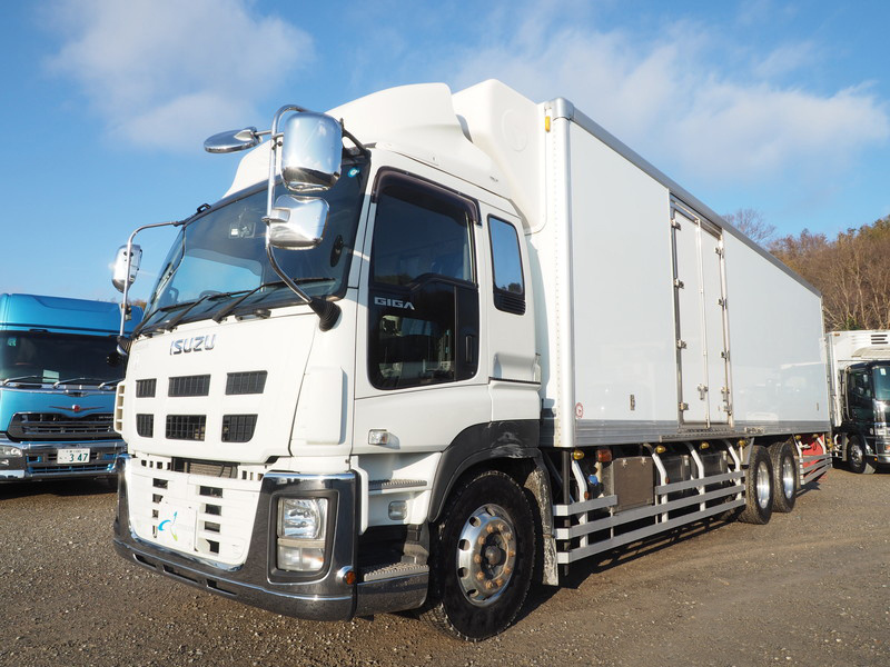 いすゞ ギガ 冷凍バン 大型 QKG-CYL77A 年式 H26[写真01]