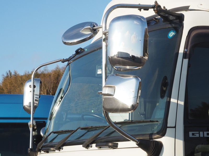 いすゞ ギガ 冷凍バン 大型 QKG-CYL77A 年式 H26[写真18]