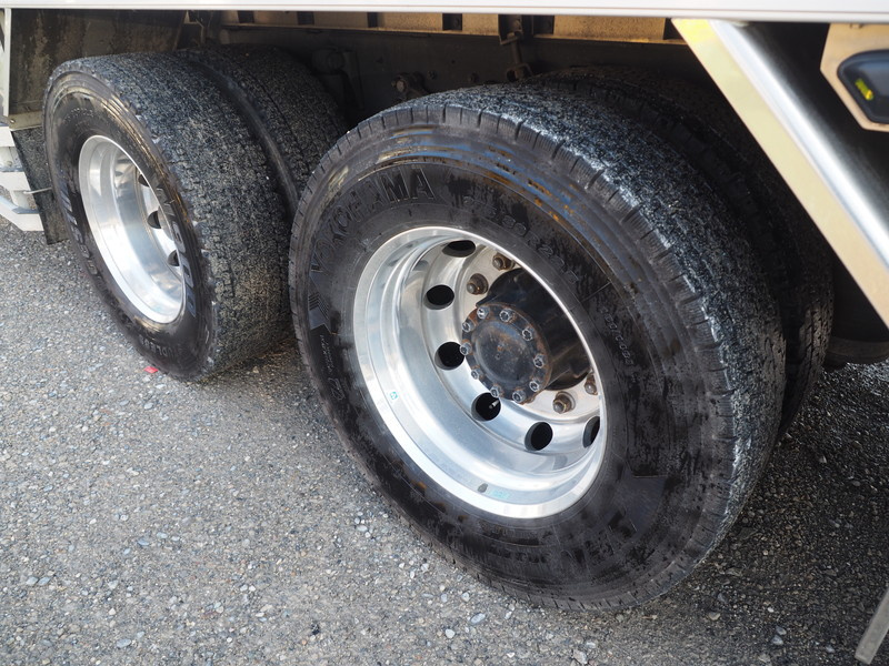 いすゞ ギガ 冷凍バン 大型 QKG-CYL77A 年式 H26[写真39]