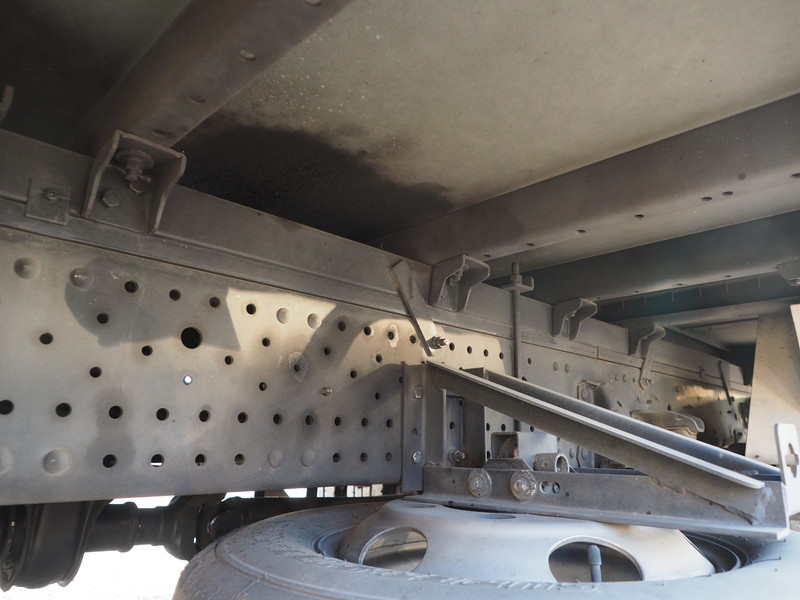 いすゞ エルフ バン車 小型 BKG-NPR85AN 年式 H21[写真29]