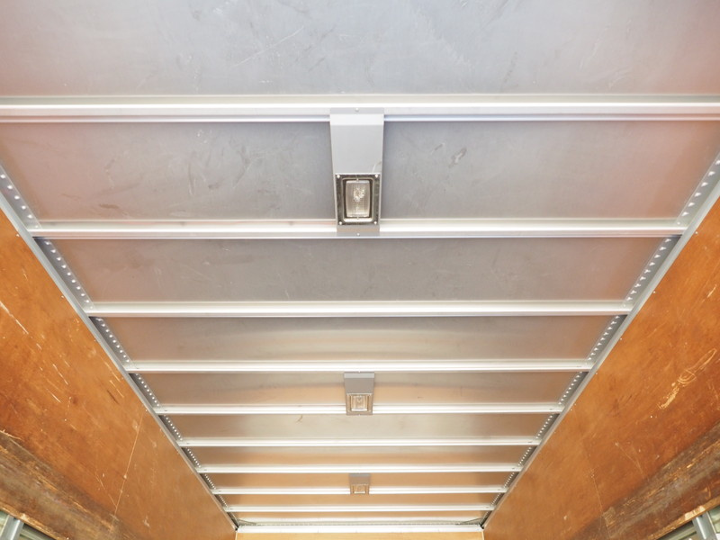 いすゞ エルフ バン車 小型 BKG-NPR85AN 年式 H21[写真11]