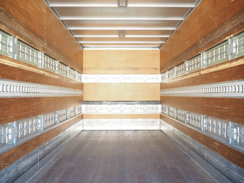 いすゞ エルフ バン車 小型 BKG-NPR85AN 年式 H21[写真10]