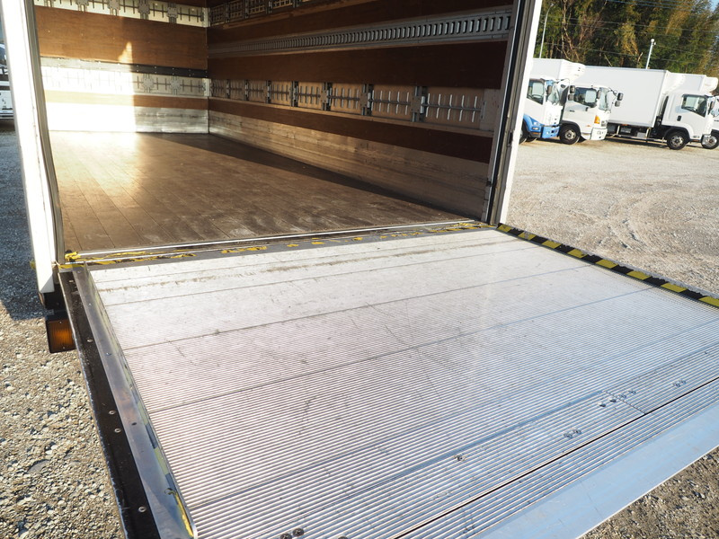 いすゞ エルフ バン車 小型 BKG-NPR85AN 年式 H21[写真19]