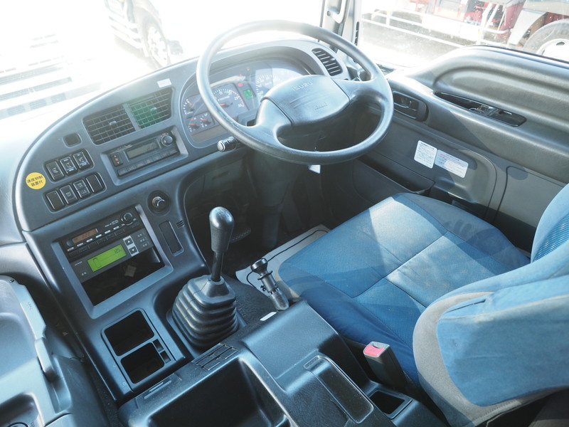 いすゞ ギガ 冷凍ウイング 大型 QKG-CYL77A 年式 H26[写真29]