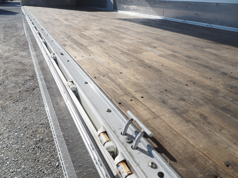 いすゞ ギガ 冷凍ウイング 大型 QKG-CYL77A 年式 H26[写真18]