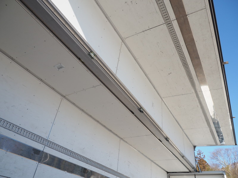 いすゞ ギガ 冷凍ウイング 大型 QKG-CYL77A 年式 H26[写真17]