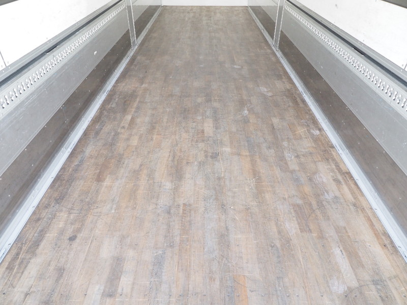 いすゞ ギガ 冷凍ウイング 大型 QKG-CYL77A 年式 H26[写真21]