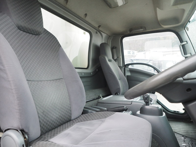 いすゞ フォワード 冷凍バン 中型 TKG-FRR90T2 年式 H25[写真21]