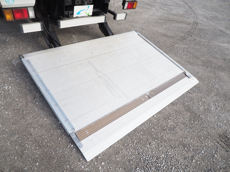 いすゞ エルフ バン車 小型 SKG-NPR85AN 年式 H23[写真15]