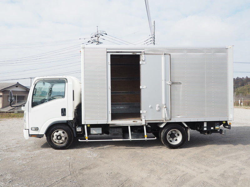 いすゞ エルフ バン車 小型 BDG-NPR85AN 年式 H21[写真09]