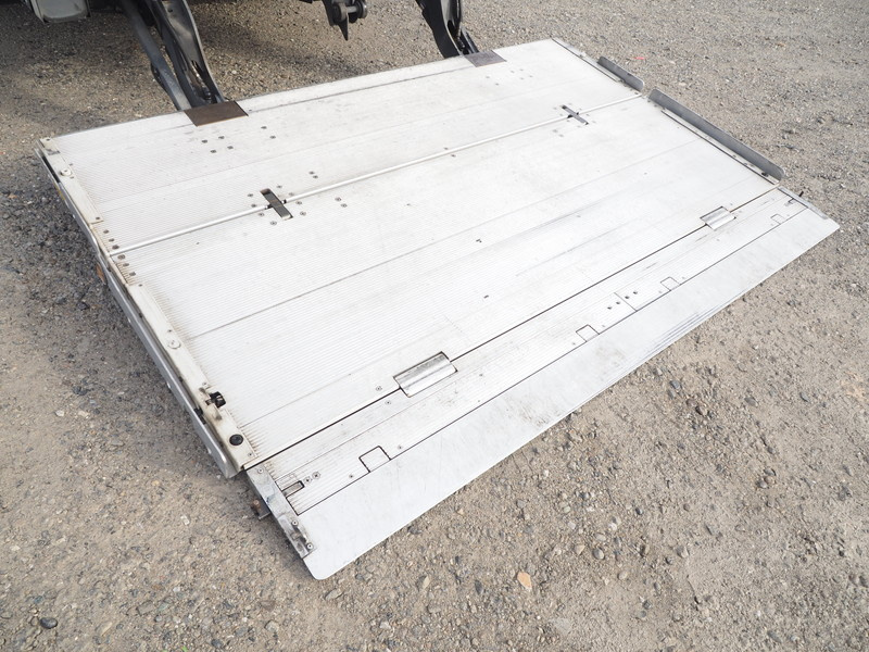 いすゞ フォワード 冷凍バン 中型 TKG-FRR90T2 年式 H25[写真17]