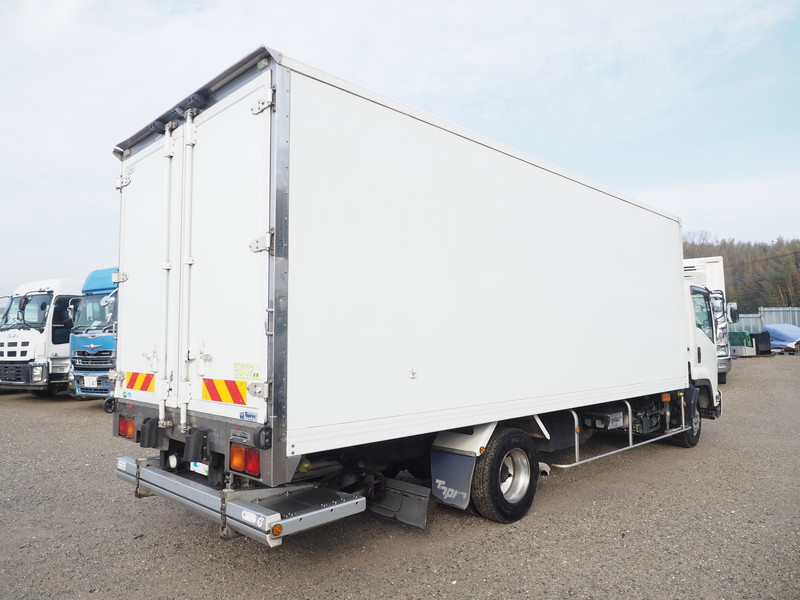 いすゞ フォワード 冷凍バン 中型 TKG-FRR90T2 年式 H25[写真04]