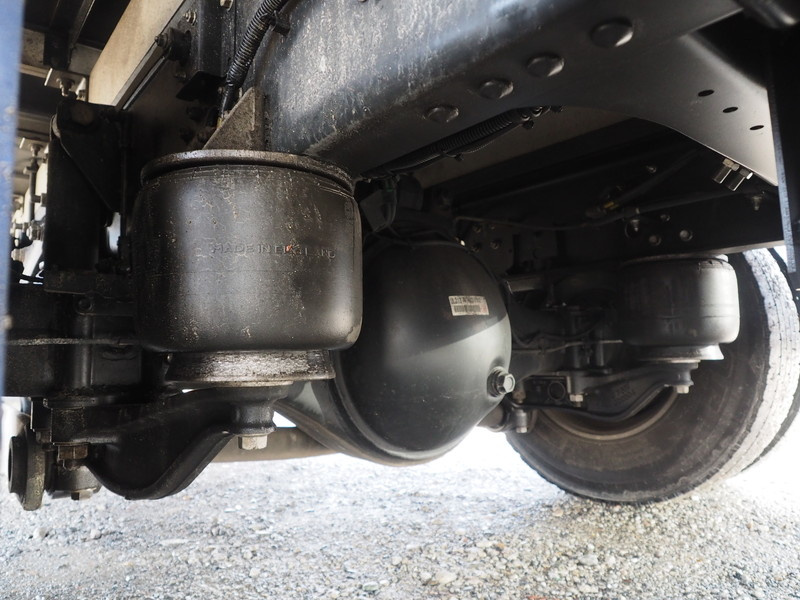 いすゞ フォワード 冷凍バン 中型 TKG-FRR90T2 年式 H25[写真28]