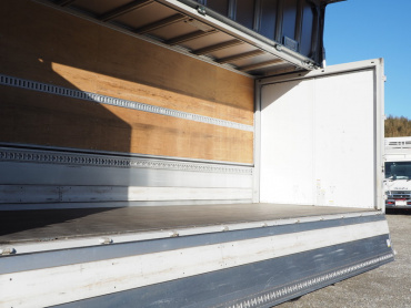 いすゞ フォワード ウイング車 中型 TKG-FRR90T2 年式 H27 [写真16]