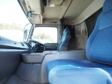 いすゞ ギガ 冷凍ウイング 大型 QKG-CYL77A 年式 H26 [写真32]