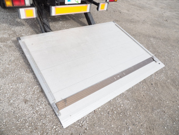 いすゞ エルフ バン車 小型 BDG-NPR85AN 年式 H21 [写真14]