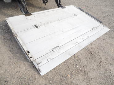 いすゞ フォワード 冷凍バン 中型 TKG-FRR90T2 年式 H25 [写真17]