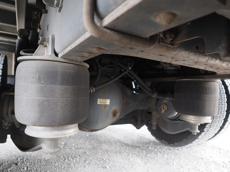 いすゞ ギガ ウイング車 大型 QKG-CYJ77A 年式 H26[写真30]