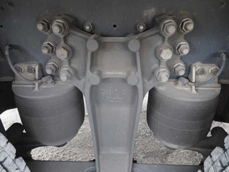 いすゞ ギガ ウイング車 大型 QKG-CYJ77A 年式 H26[写真32]