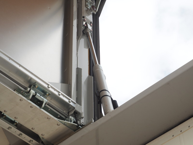 いすゞ ギガ ウイング車 大型 QKG-CYJ77A 年式 H26[写真15]