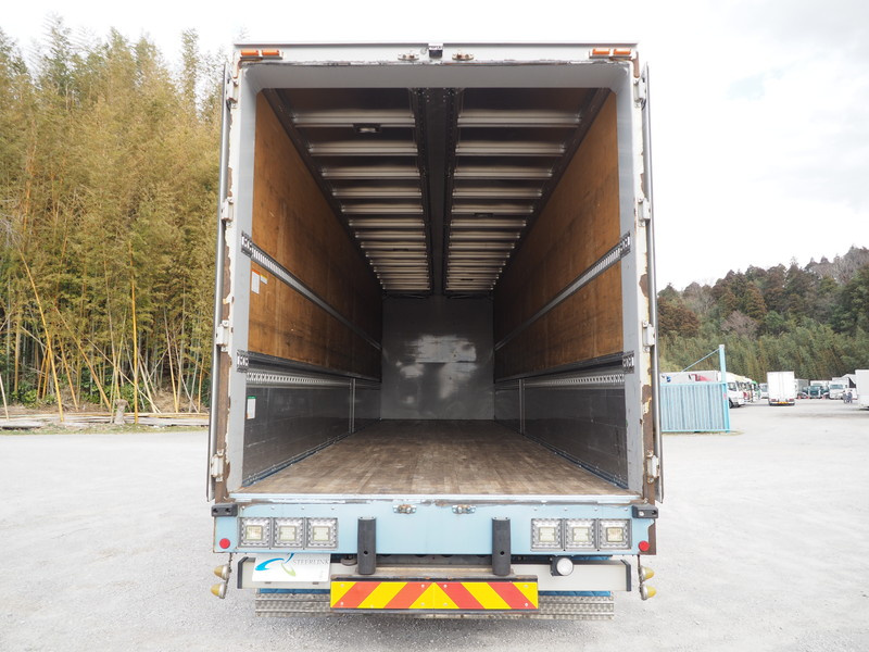 いすゞ ギガ ウイング車 大型 QKG-CYJ77A 年式 H26[写真16]