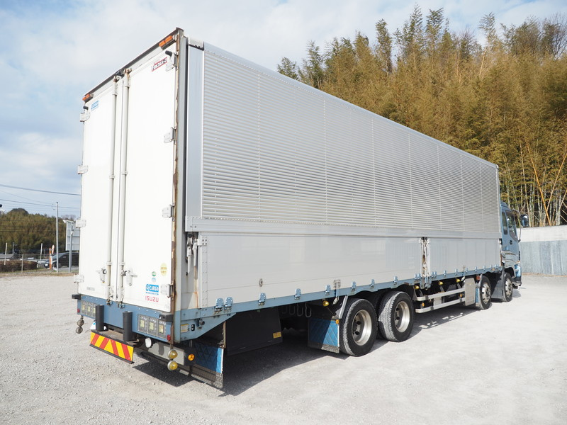 いすゞ ギガ ウイング車 大型 QKG-CYJ77A 年式 H26[写真03]