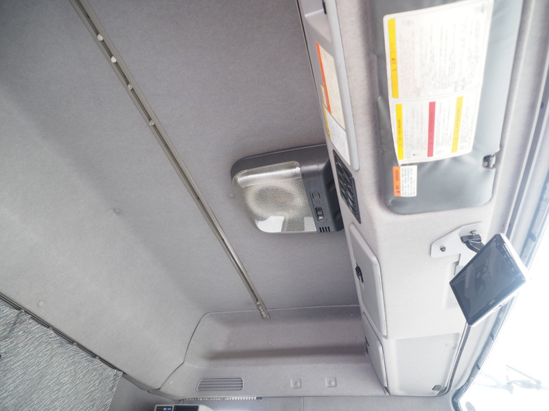 いすゞ ギガ ウイング車 大型 QKG-CYJ77A 年式 H24[写真32]