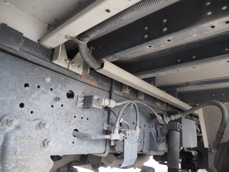 いすゞ ギガ ウイング車 大型 QKG-CYJ77A 年式 H24[写真41]