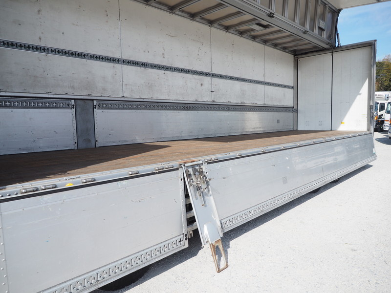 いすゞ ギガ ウイング車 大型 PKG-CYJ77W8A 年式 H19[写真21]