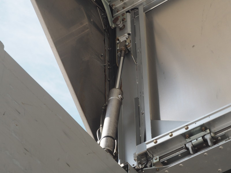 いすゞ ギガ ウイング車 大型 PKG-CYJ77W8A 年式 H19[写真18]