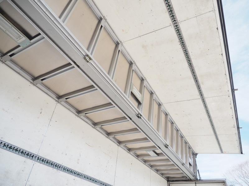 いすゞ ギガ ウイング車 大型 PKG-CYJ77W8A 年式 H19[写真22]