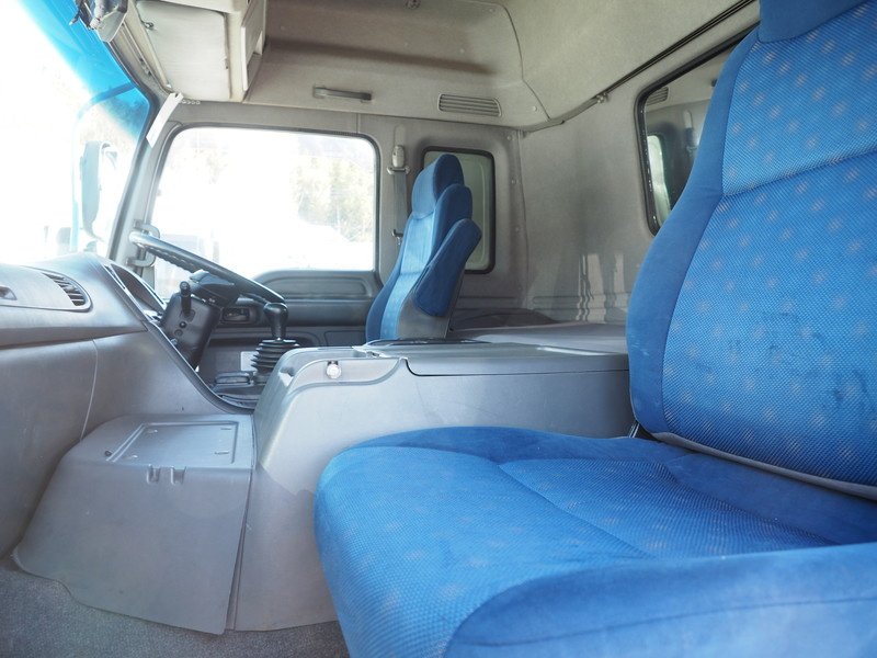 いすゞ ギガ ウイング車 大型 PKG-CYJ77W8A 年式 H19[写真33]