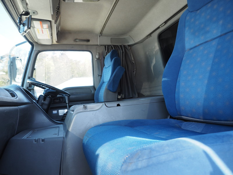 いすゞ ギガ ウイング車 大型 QKG-CYJ77A 年式 H25[写真31]