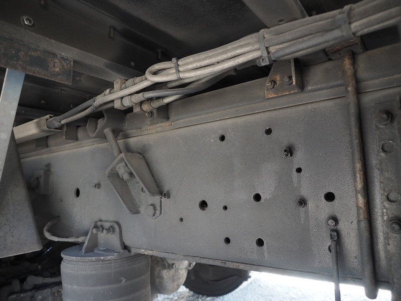 いすゞ ギガ ウイング車 大型 QKG-CYJ77A 年式 H25[写真36]