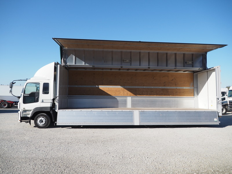 いすゞ ギガ ウイング車 大型 QKG-CYJ77A 年式 H25[写真12]