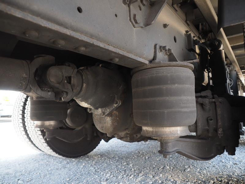 いすゞ ギガ ウイング車 大型 QKG-CYJ77A 年式 H25[写真34]