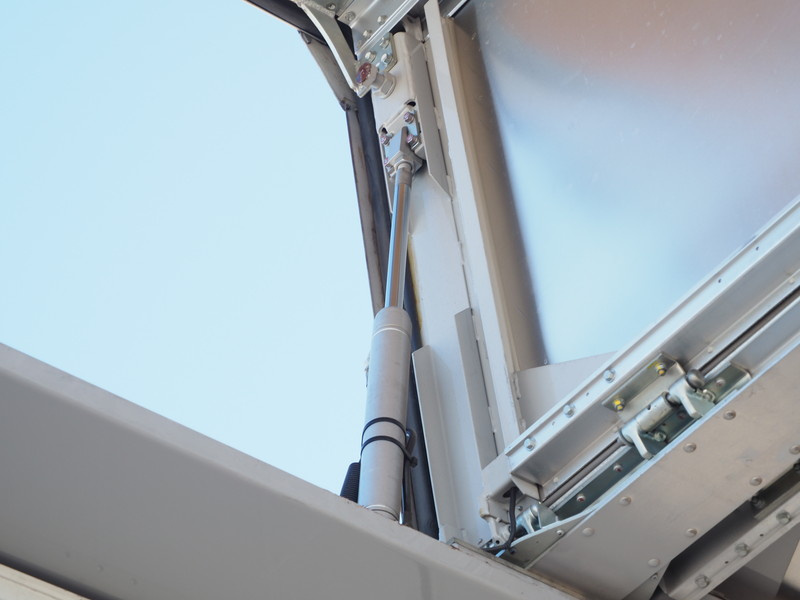 いすゞ ギガ ウイング車 大型 QKG-CYJ77A 年式 H25[写真10]