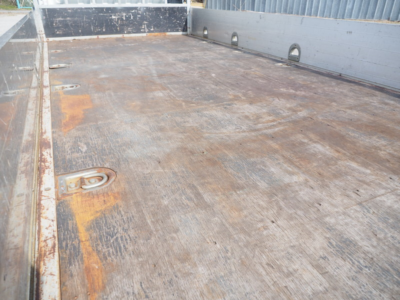 いすゞ エルフ 平ボディ 小型 TRG-NPR85AR 年式 H27[写真17]