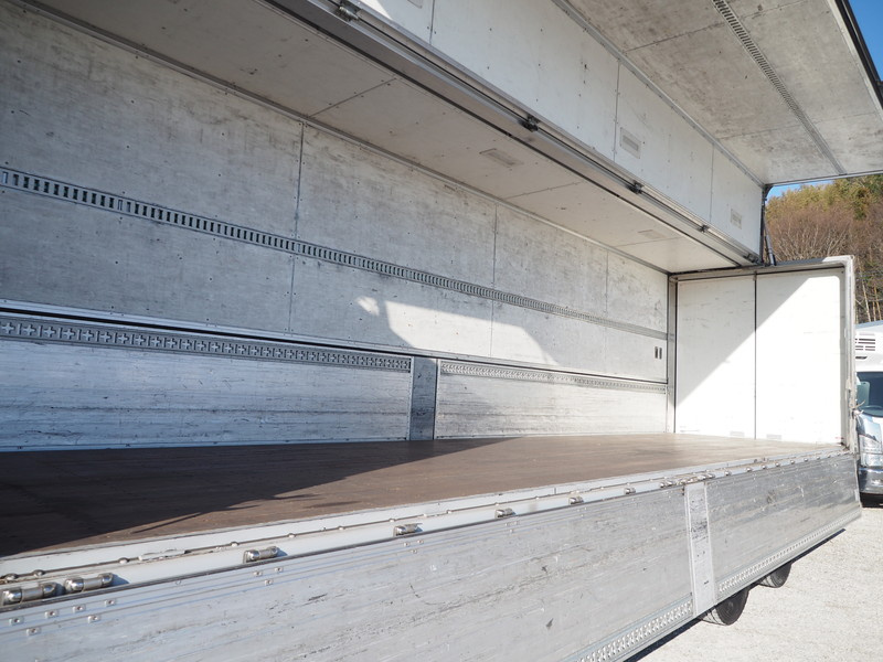 いすゞ ギガ ウイング車 大型 LKG-CYL77A 年式 H23[写真16]