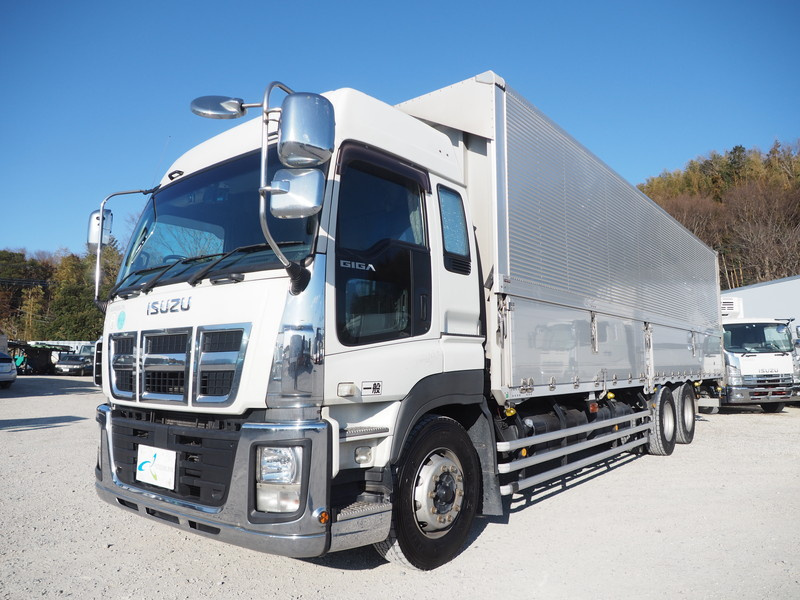 いすゞ ギガ ウイング車 大型 LKG-CYL77A 年式 H23[写真01]