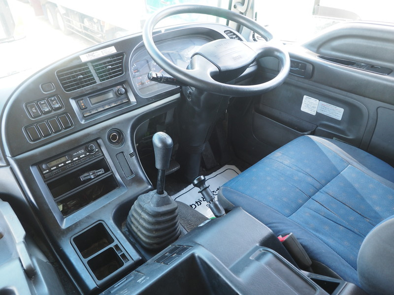 いすゞ ギガ ウイング車 大型 QKG-CYJ77A 年式 H27[写真27]