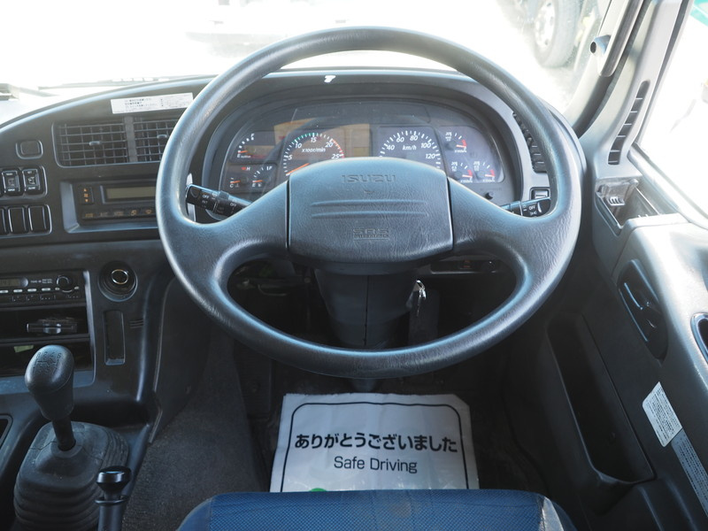 いすゞ ギガ ウイング車 大型 QKG-CYJ77A 年式 H27[写真26]