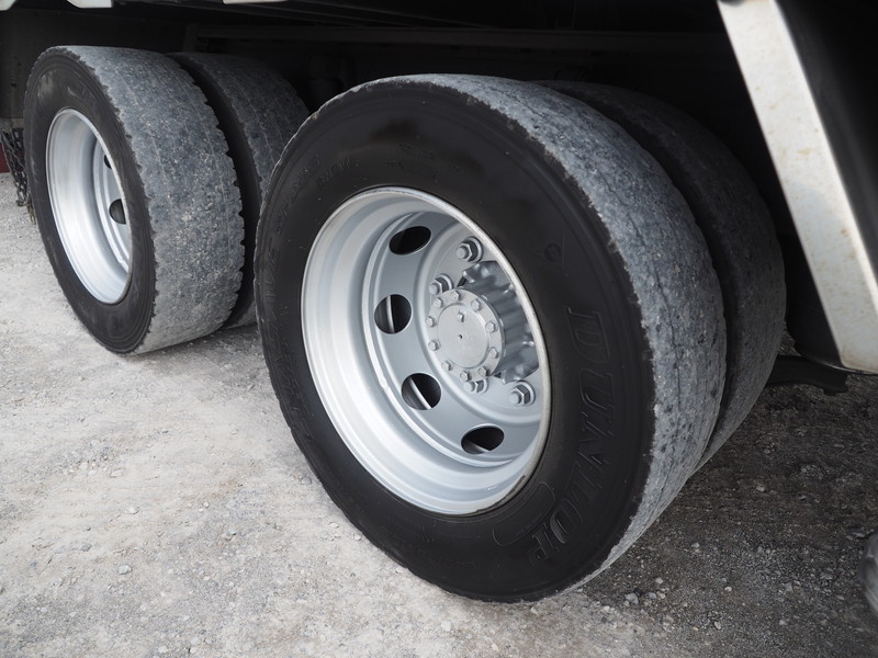 いすゞ ギガ ウイング車 大型 QKG-CYJ77A 年式 H27[写真38]