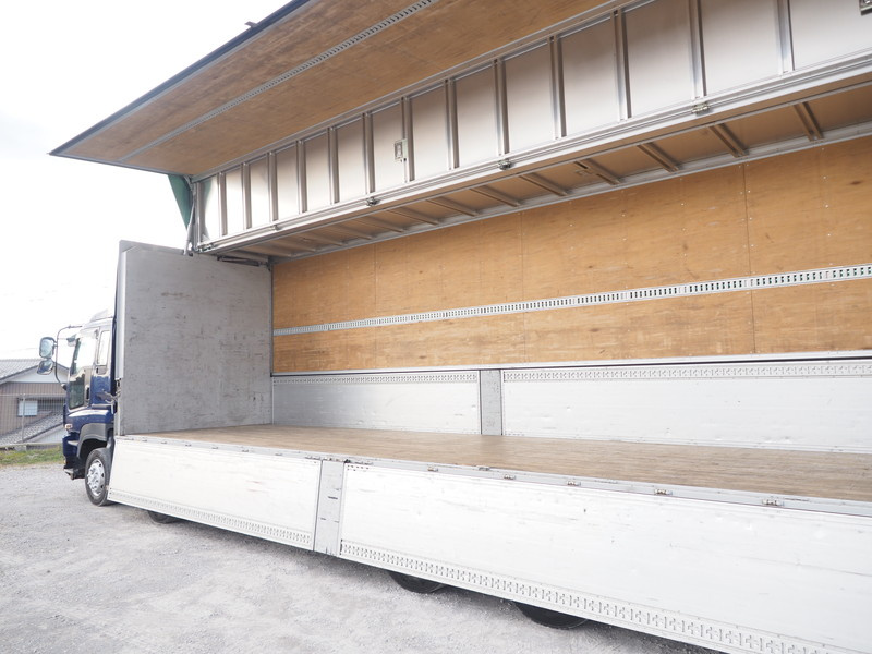 いすゞ ギガ ウイング車 大型 QKG-CYJ77A 年式 H27[写真16]