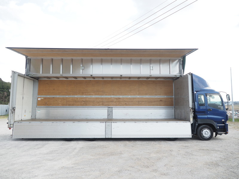 いすゞ ギガ ウイング車 大型 QKG-CYJ77A 年式 H27[写真09]