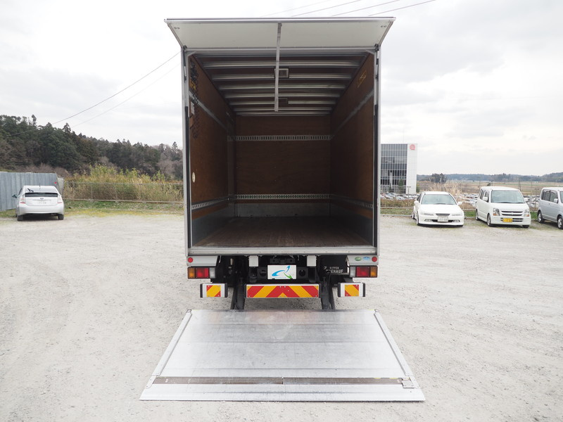 いすゞ エルフ バン車 小型 TRG-NPR85AN 年式 H27[写真10]