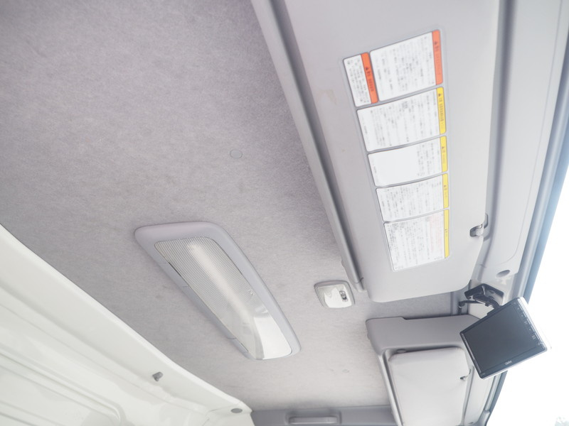 いすゞ エルフ バン車 小型 TRG-NPR85AN 年式 H27[写真22]