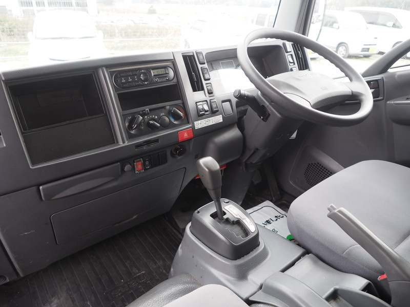 いすゞ エルフ バン車 小型 TRG-NPR85AN 年式 H27[写真21]