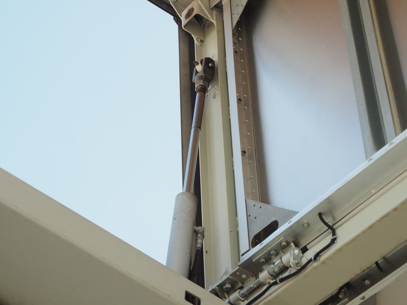 いすゞ ギガ ウイング車 大型 QKG-CYJ77A 年式 H24[写真10]